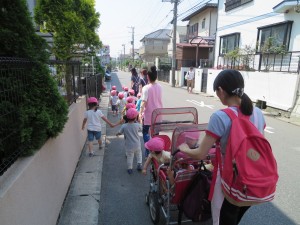 ６月２日みんなで散歩へ出発～♪